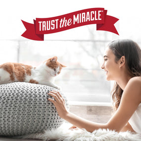 Natures Miracle — arenero cerrado con tapa abatible y filtro de carbón