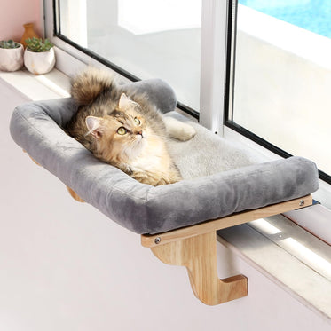 natural-color-wood-with-gray-bed